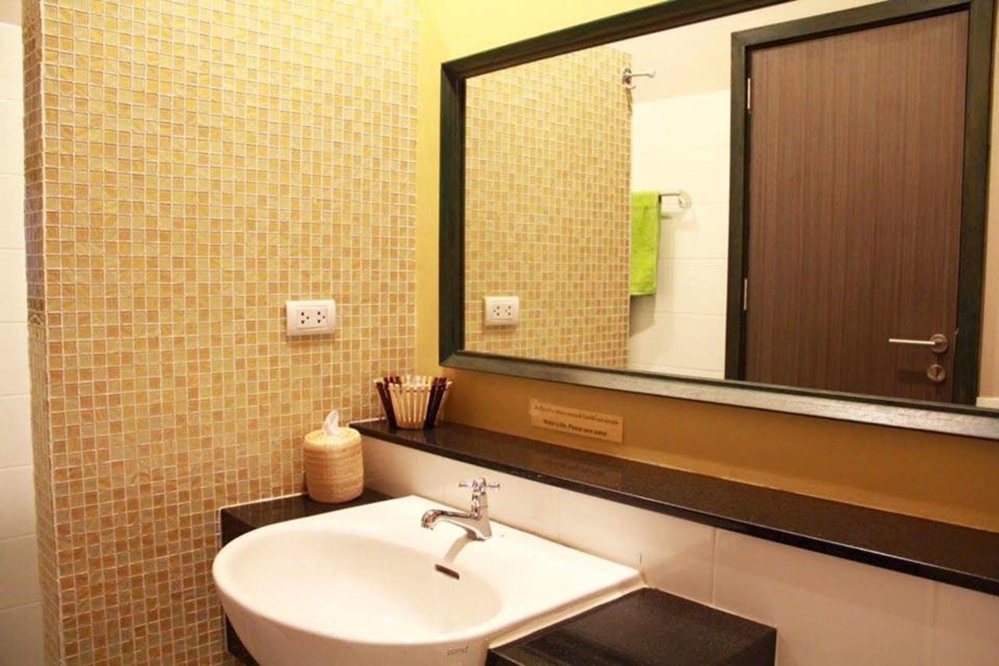 Отель Mulberry House Pak Thong Chai Экстерьер фото