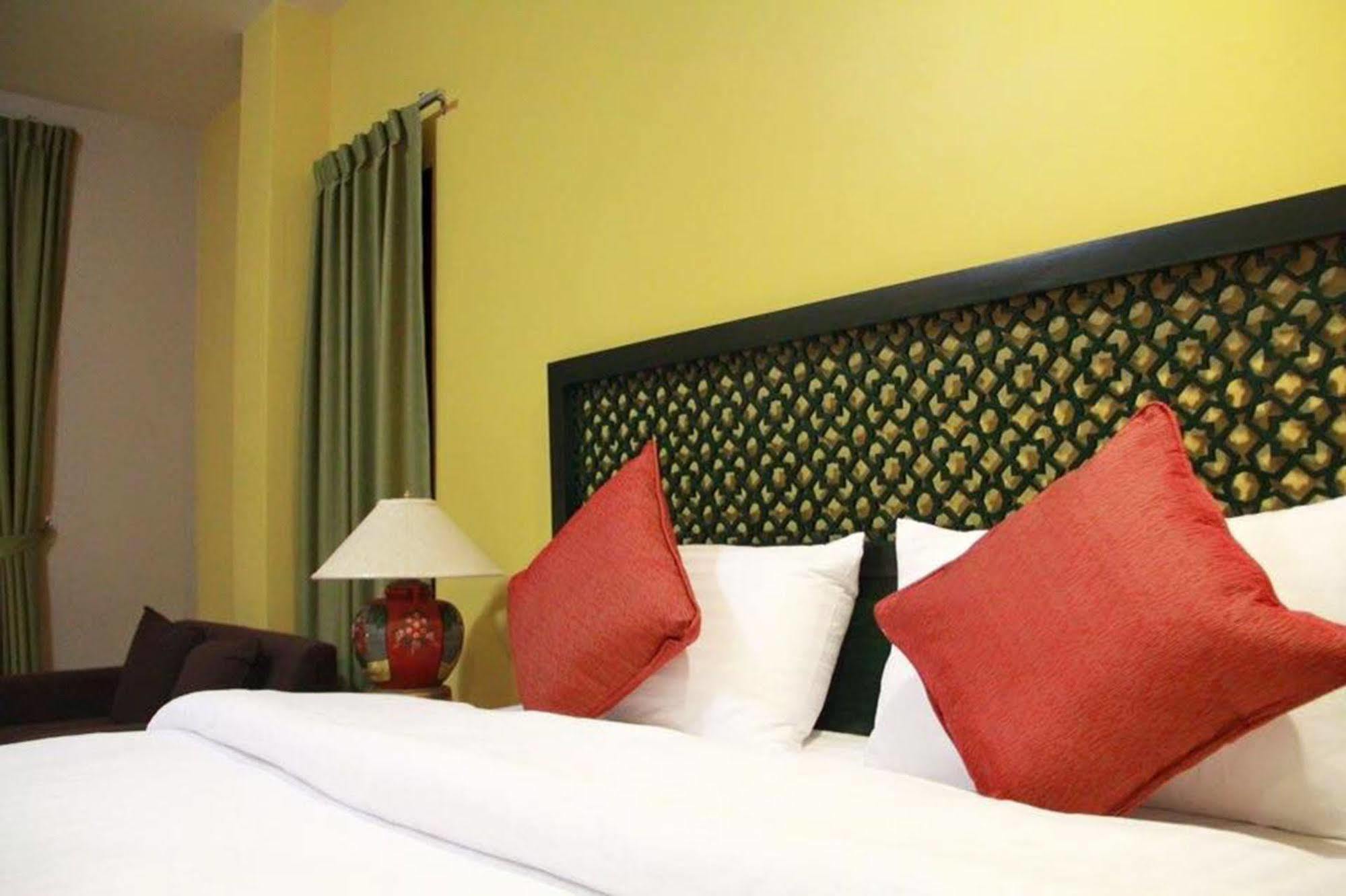 Отель Mulberry House Pak Thong Chai Экстерьер фото
