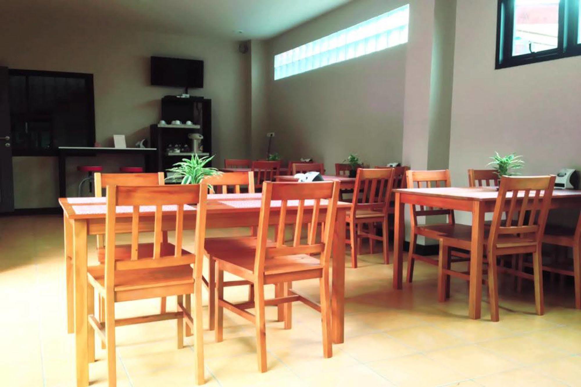 Отель Mulberry House Pak Thong Chai Экстерьер фото